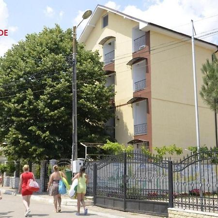 Vila Cu Livada コスティネシュティ エクステリア 写真